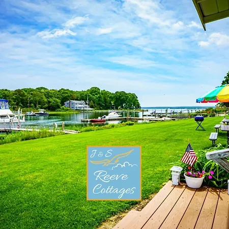 Premier Waterfront Cottage 2